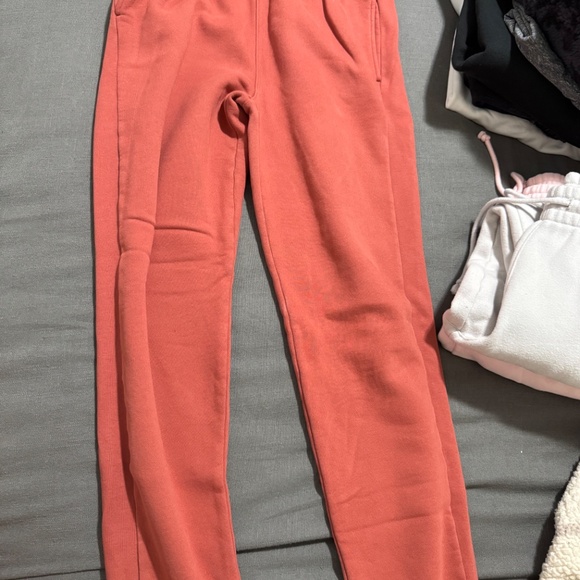 Tna COZYAF BOYFRIEND SWEATPANT- Gd Warm Sienna Red - Picture 1 of 4